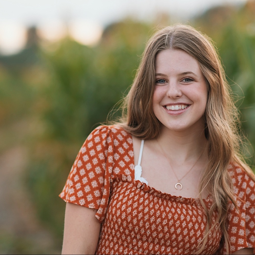 Meet your Posher, Holly